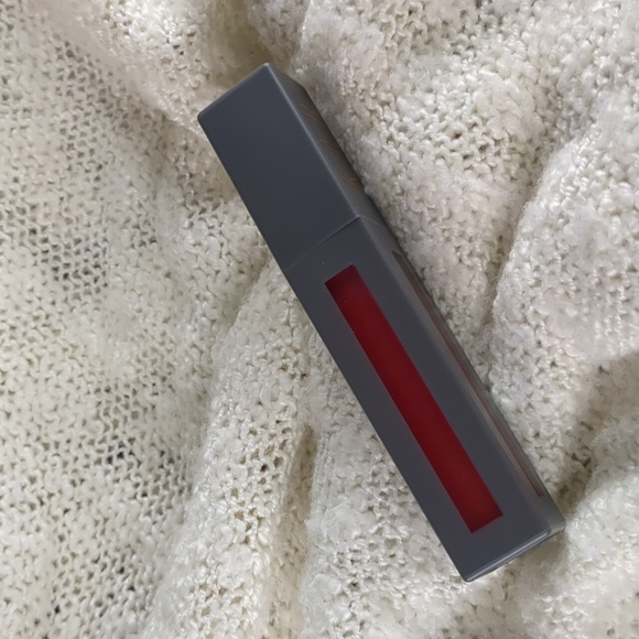 KAB Cosmetics Lip Gloss in Wine + Dine - Picture 2 of 8